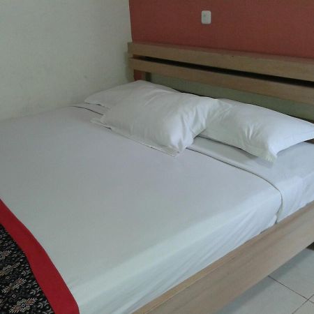 Rumah Tawa Guesthouse - 2 Syariah Bandung Ngoại thất bức ảnh