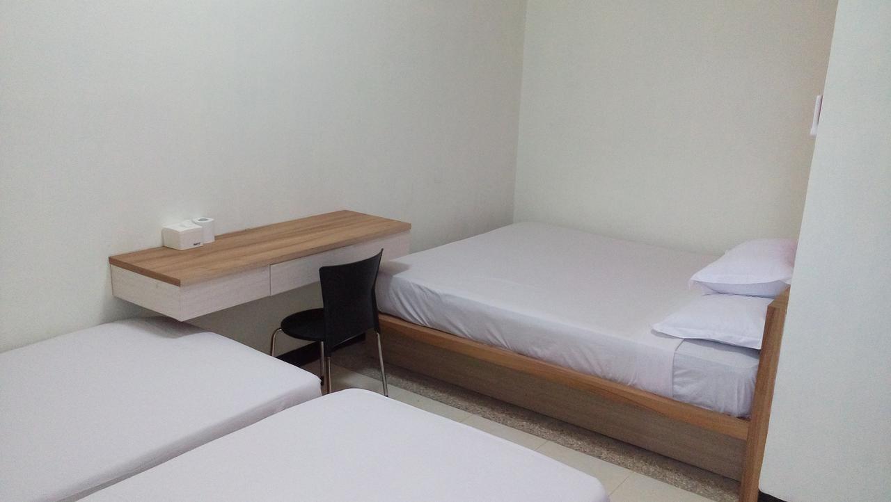 Rumah Tawa Guesthouse - 2 Syariah Bandung Ngoại thất bức ảnh