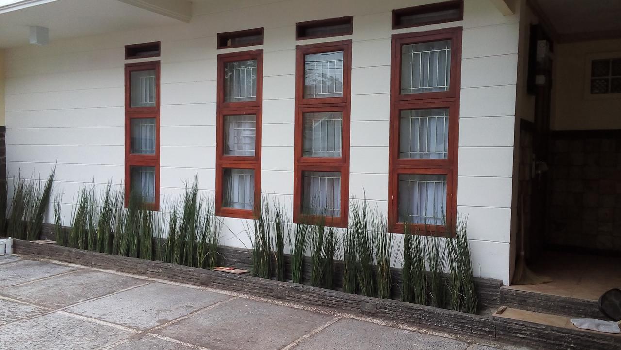Rumah Tawa Guesthouse - 2 Syariah Bandung Ngoại thất bức ảnh