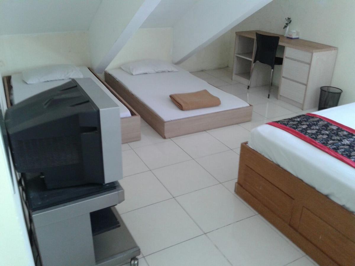 Rumah Tawa Guesthouse - 2 Syariah Bandung Ngoại thất bức ảnh