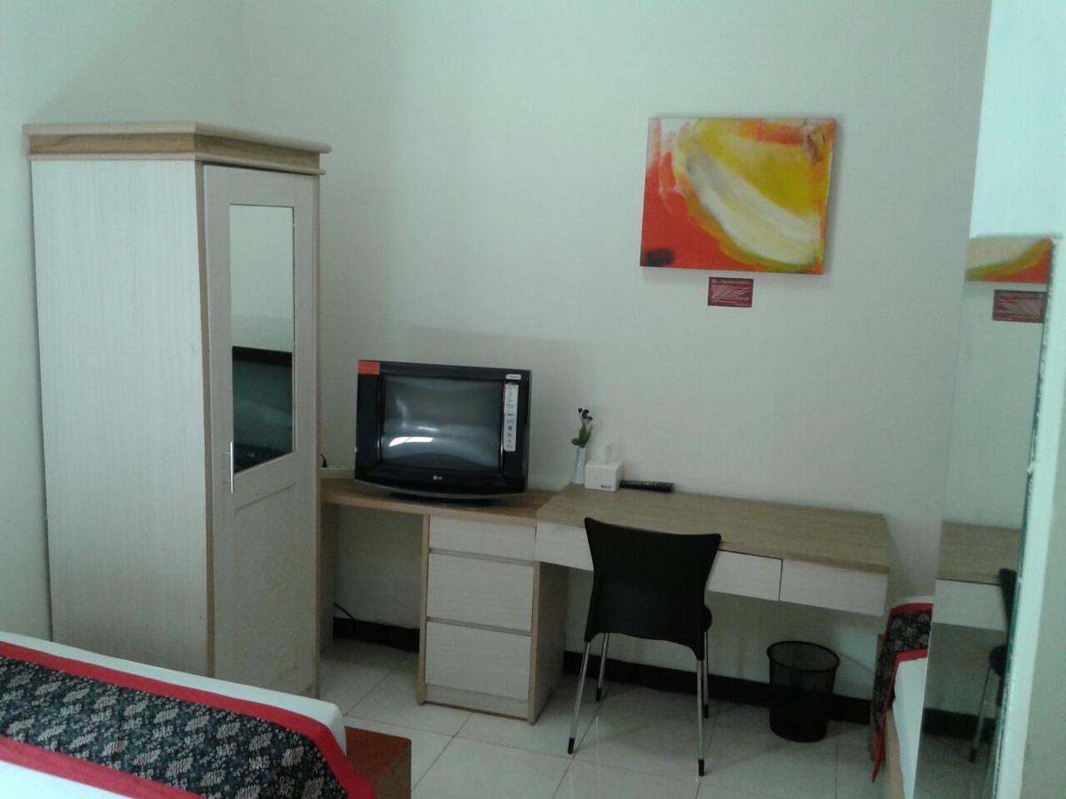 Rumah Tawa Guesthouse - 2 Syariah Bandung Ngoại thất bức ảnh