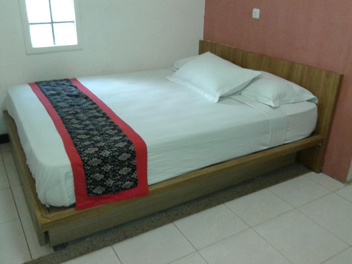 Rumah Tawa Guesthouse - 2 Syariah Bandung Ngoại thất bức ảnh