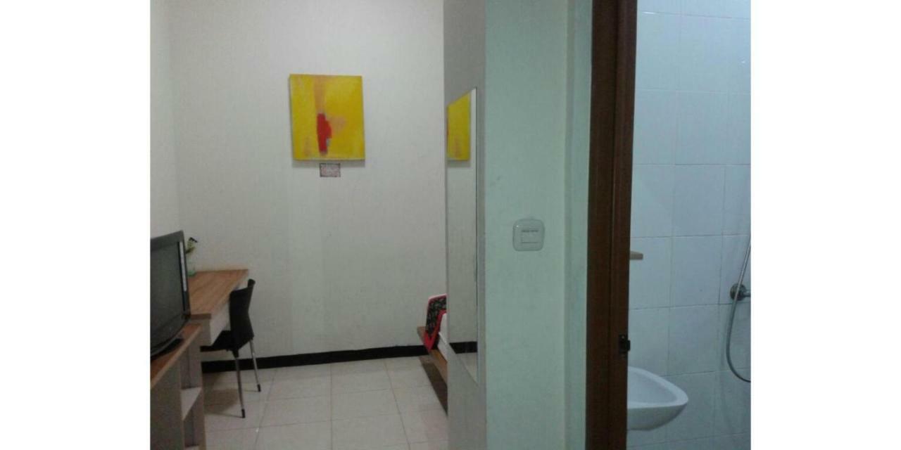 Rumah Tawa Guesthouse - 2 Syariah Bandung Ngoại thất bức ảnh